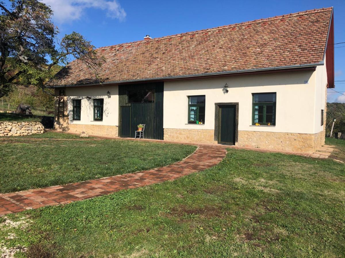 Édenkert Vendégházak Pécsvárad Exterior foto