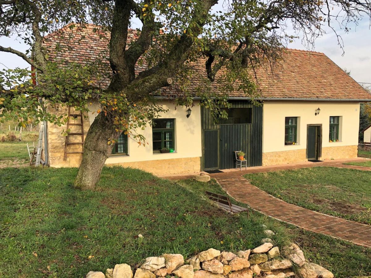 Édenkert Vendégházak Pécsvárad Exterior foto
