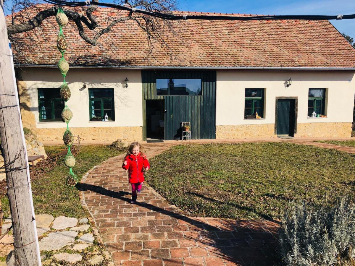 Édenkert Vendégházak Pécsvárad Exterior foto