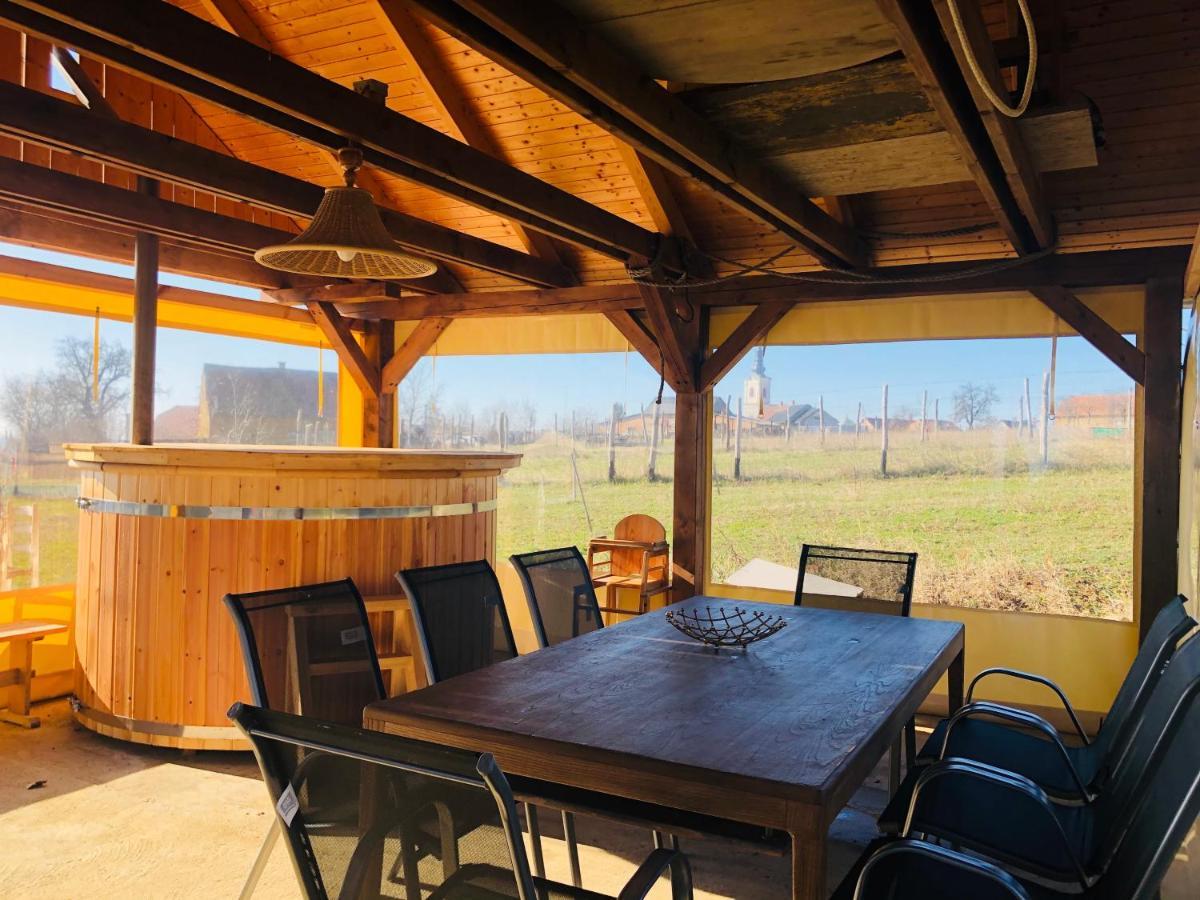 Édenkert Vendégházak Pécsvárad Exterior foto