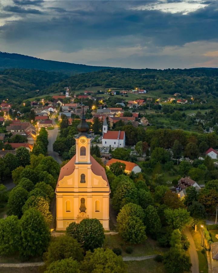 Édenkert Vendégházak Pécsvárad Exterior foto