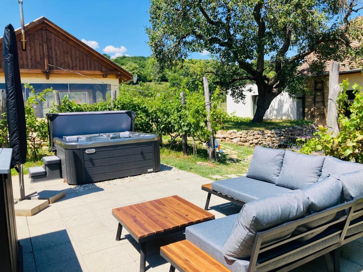 Édenkert Vendégházak Pécsvárad Exterior foto