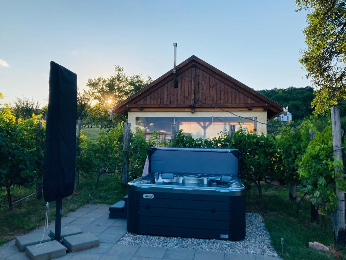 Édenkert Vendégházak Pécsvárad Exterior foto