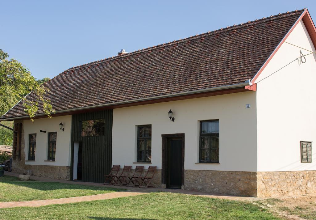 Édenkert Vendégházak Pécsvárad Exterior foto